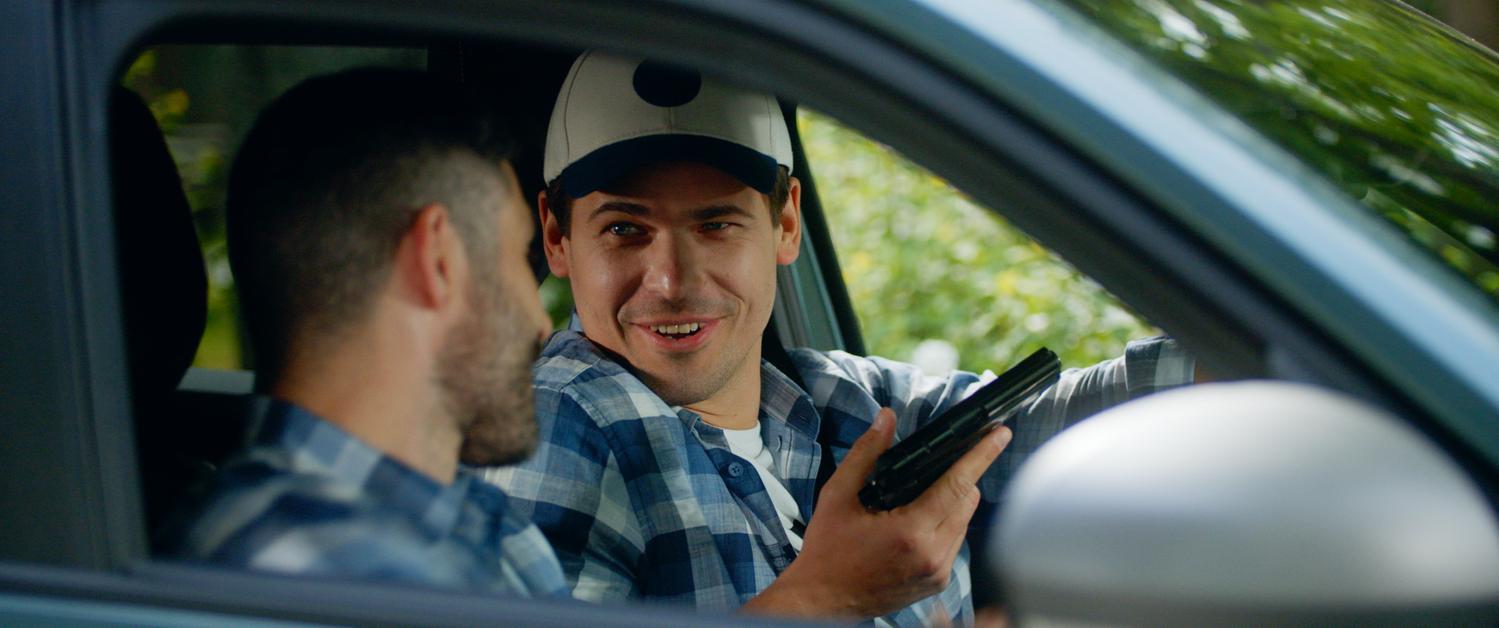 Кохання крізь екран смартфона. Дивіться трейлер "Бачу тебе" з Мішиною, Яровенком і Федінчиком